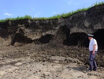 В Волгоградской области в рамках обследования сельхозугодий выявлен несанкционированный карьер по добыче полезных ископаемых